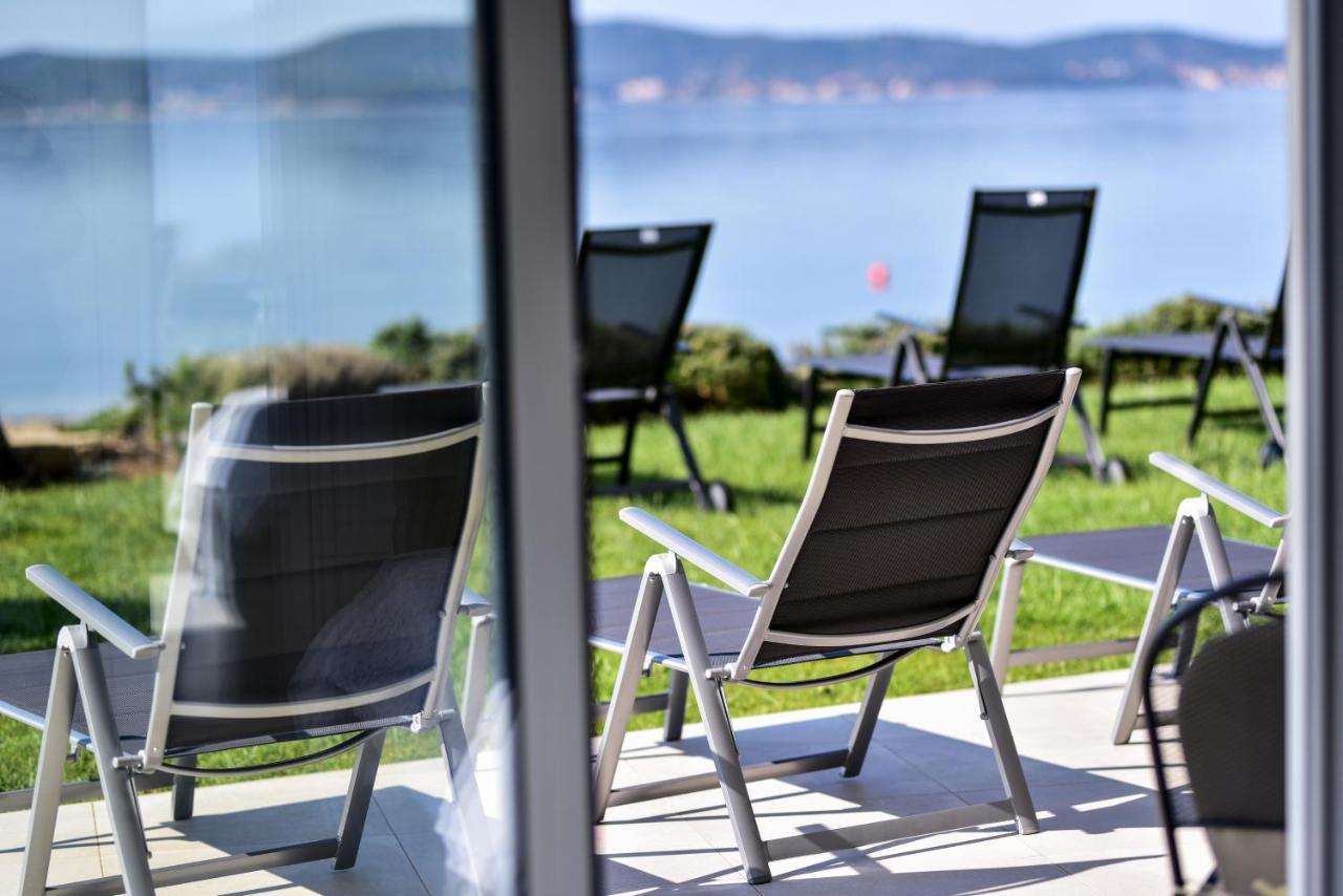 "Babe" Beachfront Residence Sukošan Exteriör bild